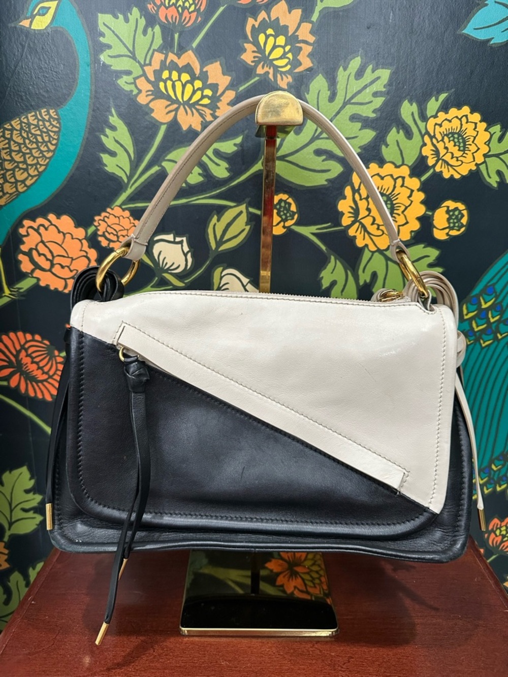 Bally Kyrah Black Ivory Leather Shoulder Bag Tassel Detail Top Handle Italy - Picture 9 of 13